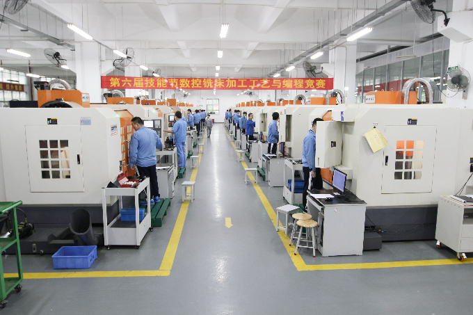 数控编程专业实训室图片01.jpg